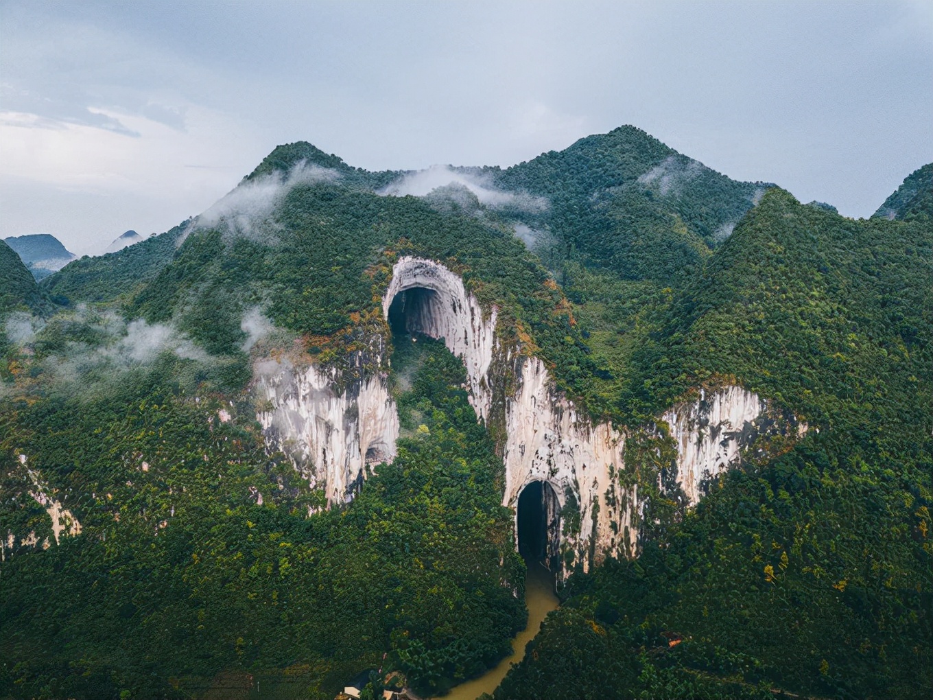 贵州到底有什么？为啥全球科技巨头，抢着把服务器放这里？-酷库源码网