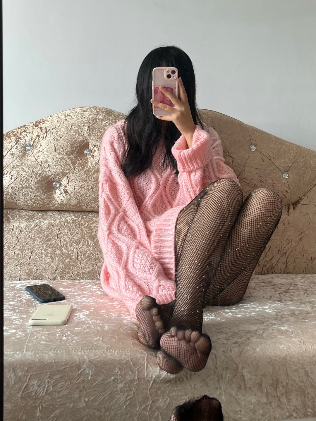 可以看到脚底板的钻石网袜大长腿小姐姐-酷库源码网